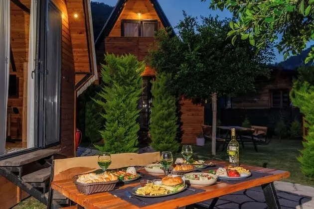 Odada yemek servisi
