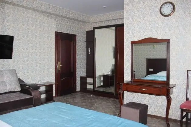 Family Tek Büyük veya İki Ayrı Yataklı Oda