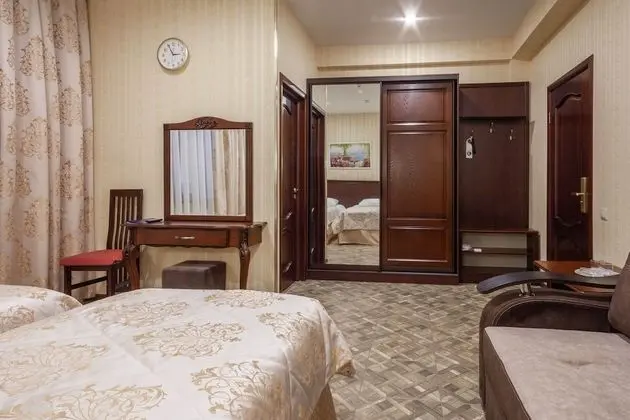 Family Tek Büyük veya İki Ayrı Yataklı Oda