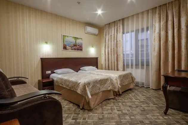 Family Tek Büyük veya İki Ayrı Yataklı Oda