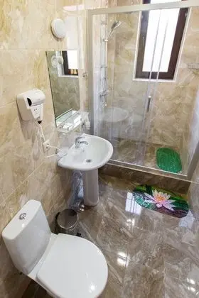 Family Tek Büyük veya İki Ayrı Yataklı Oda