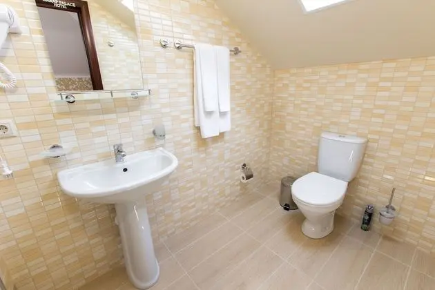 Standard Üç Kişilik Oda (Attic)