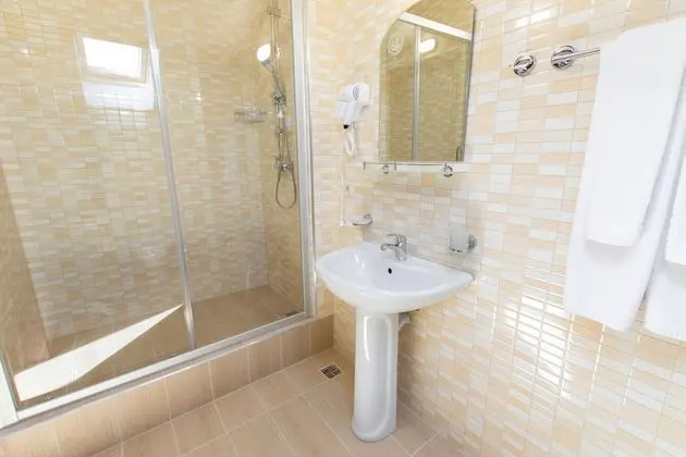 Standard Üç Kişilik Oda (Attic)