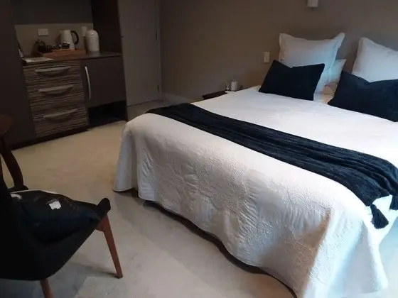Premium Tek Büyük Yataklı Oda