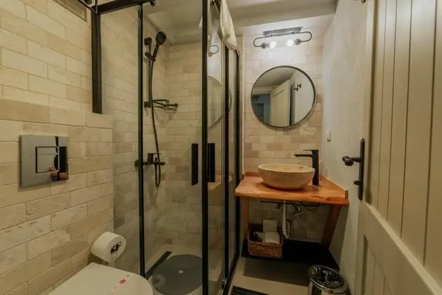 Standart Oda, Sokak Manzaralı