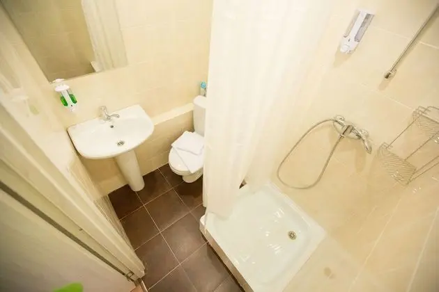 Comfort Tek Büyük veya İki Ayrı Yataklı Oda