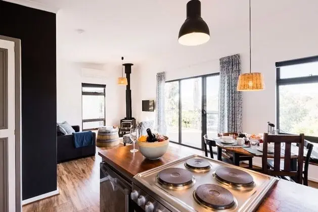 Luxury Kır Evi, 1 Yatak Odası, Balkon, Üzüm Asması Manzaralı (Unwind Cottage)