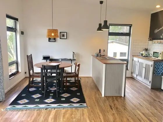 Luxury Kır Evi, 1 Yatak Odası, Balkon, Üzüm Asması Manzaralı (Unwind Cottage)