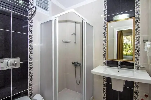 Standard Tek Büyük veya İki Ayrı Yataklı Oda, 1 Çift Kişilik veya 2 Tek Kişilik Yatak