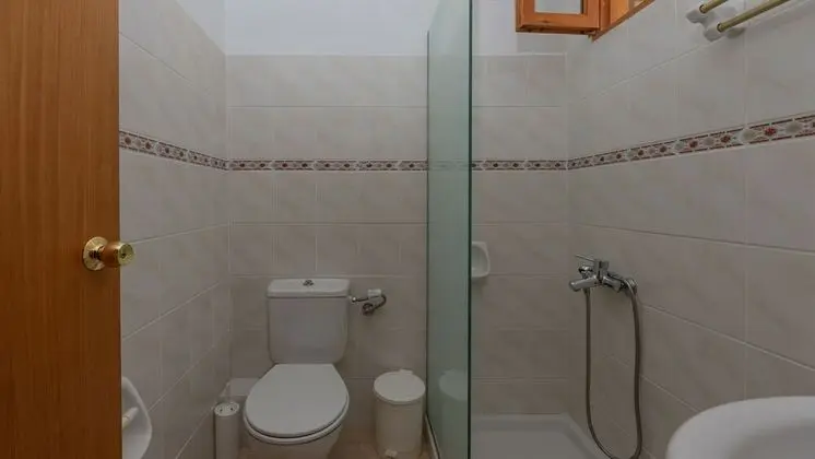 Tek Büyük Yataklı Oda, 1 Çift Kişilik Yatak, Balkon, Kısmi Deniz Manzaralı