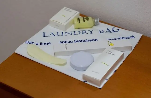 Tek Büyük Yataklı Oda, 1 Çift Kişilik Yatak, Balkon, Kısmi Deniz Manzaralı