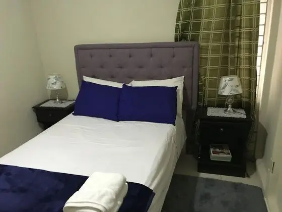 Signature Apart Daire, 2 Yatak Odası, Mutfak, Kısmi Göl Manzaralı