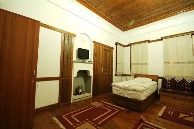 Tarihi Konak Odası