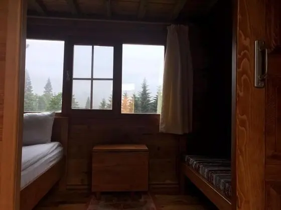 Dağ Evi, Bahçe Manzaralı