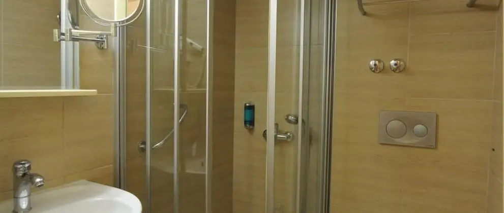 Standard Tek Büyük veya İki Ayrı Yataklı Oda