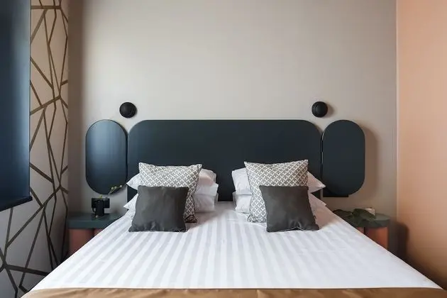 Tek Büyük veya İki Ayrı Yataklı Oda