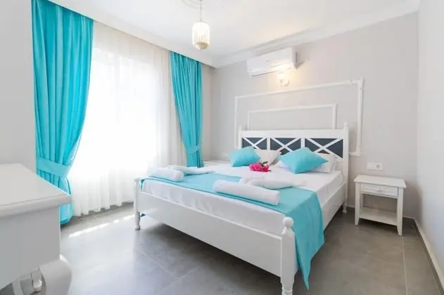 Çift Kişilik, Bahçe Manzaralı
