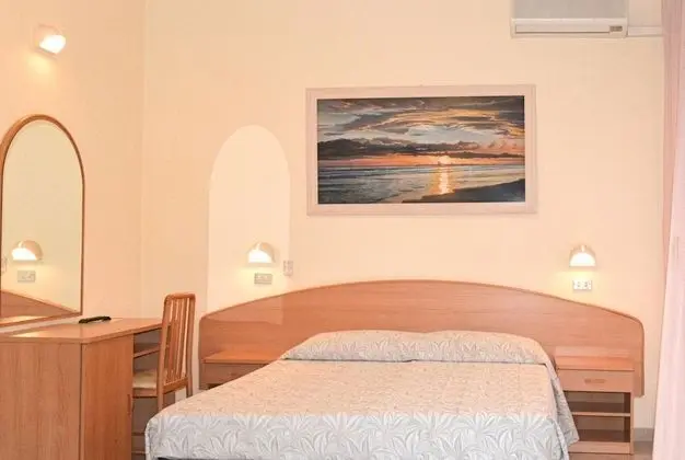 Tek Büyük veya İki Ayrı Yataklı Oda, Balkon