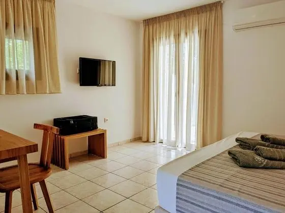 Stüdyo, Bahçe Manzaralı