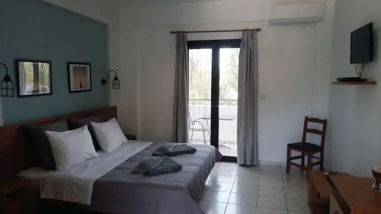 Stüdyo, Bahçe Manzaralı