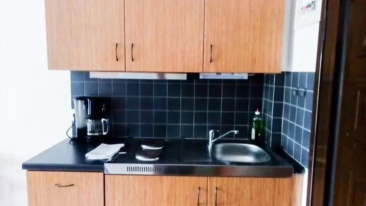 Stüdyo, Bahçe Manzaralı