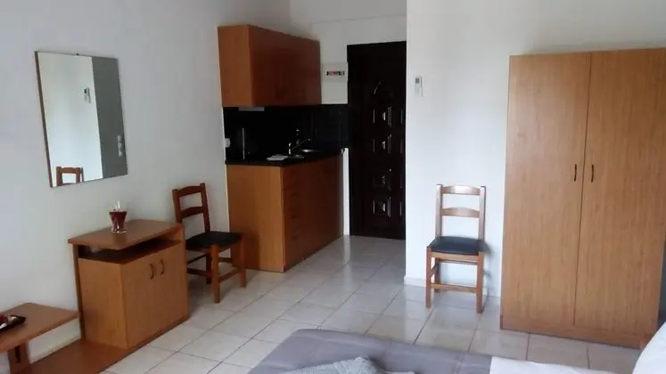Stüdyo, Bahçe Manzaralı
