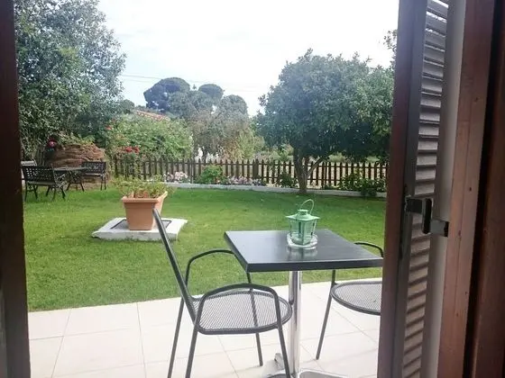 Stüdyo, Bahçe Manzaralı