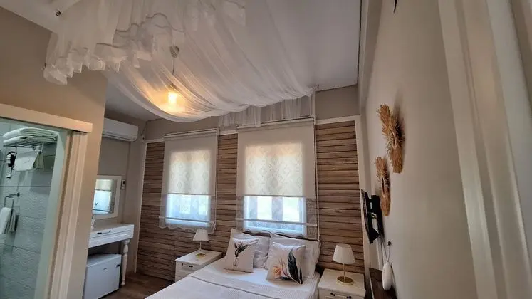 Standard Tek Büyük Yataklı Oda