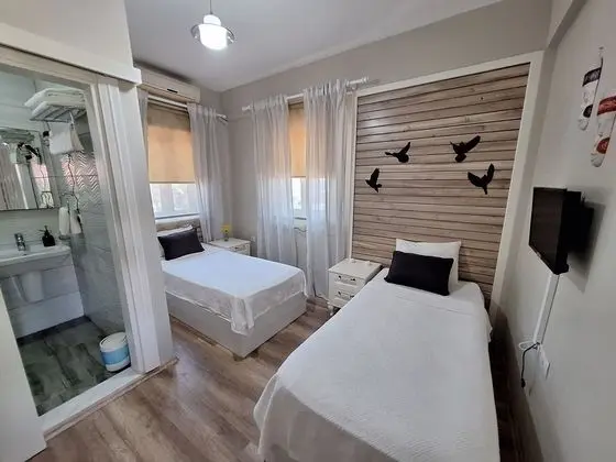 Standard Tek Büyük Yataklı Oda
