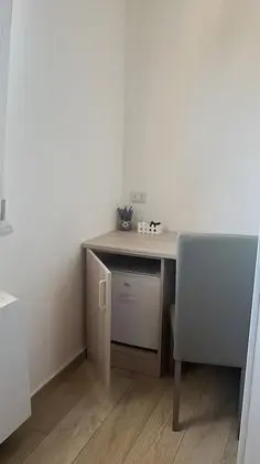 Classic Tek Büyük Yataklı Oda, Banyolu/Duşlu (CAMERA 8 MATR.FINESTRA)