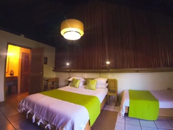 Kır Evi, Veranda, Havuz Manzaralı