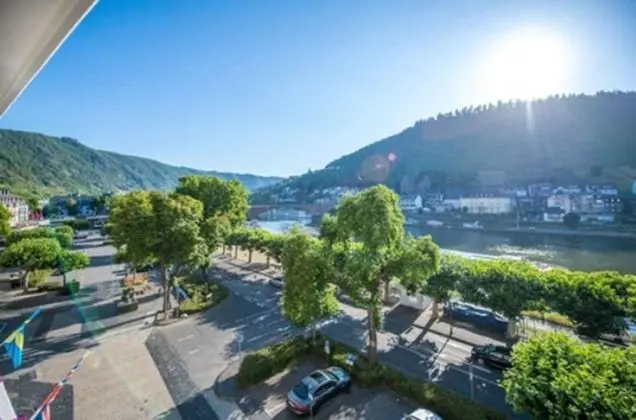 Oda, Balkon, Nehir Manzaralı