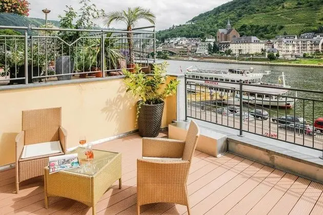 Tek Büyük Yataklı Oda, Balkon, Nehir Manzaralı