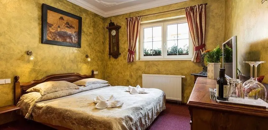 Premium Tek Büyük veya İki Ayrı Yataklı Oda (Castle view)