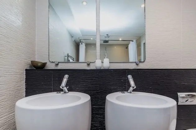 Exclusive Tek Büyük Yataklı Oda