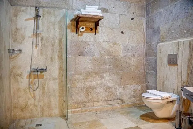 Standart Oda, Manzarasız, Giriş Katı