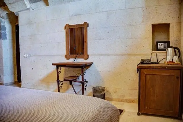 Standart Oda, Manzarasız, Giriş Katı
