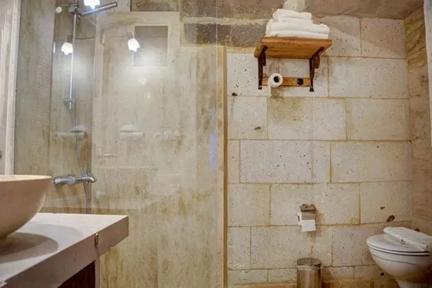 Standart Oda, Manzarasız, Giriş Katı