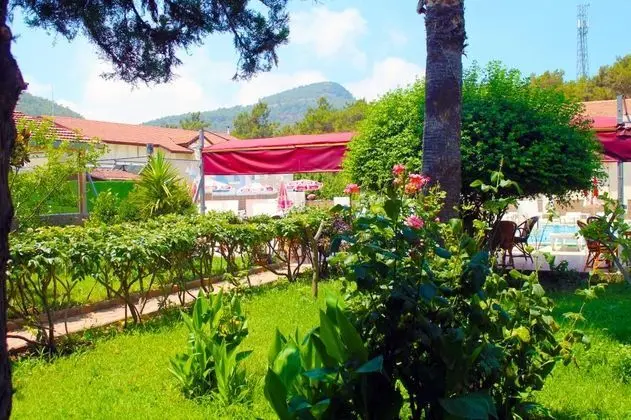 Aile Odası, Kara veya Havuz Manzaralı