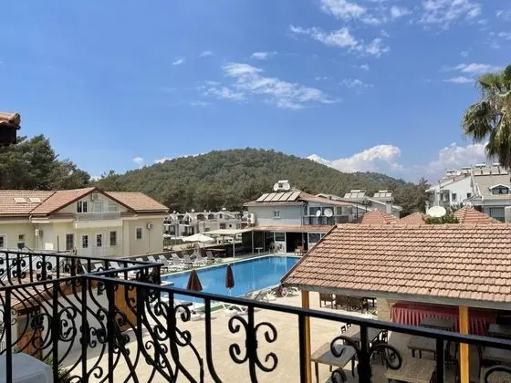 Twin, Havuz ve Bahçe Manzaralı, Balkonlu
