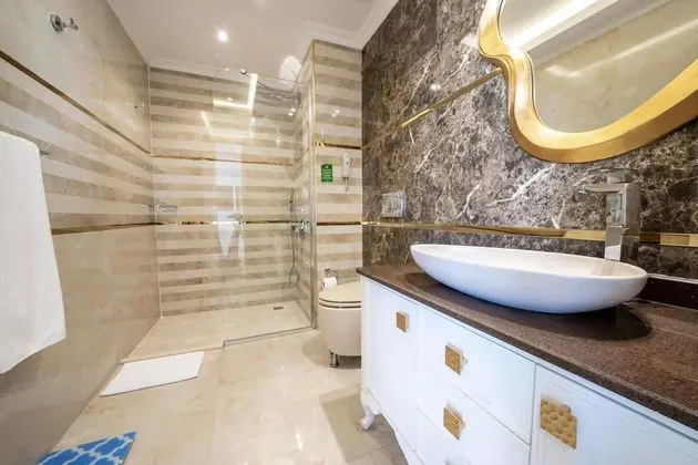 https://images.etstur.com/files/images/hotelImages/TR/50100/l/Karmir-Resort---Spa-Oda-383680.jpg