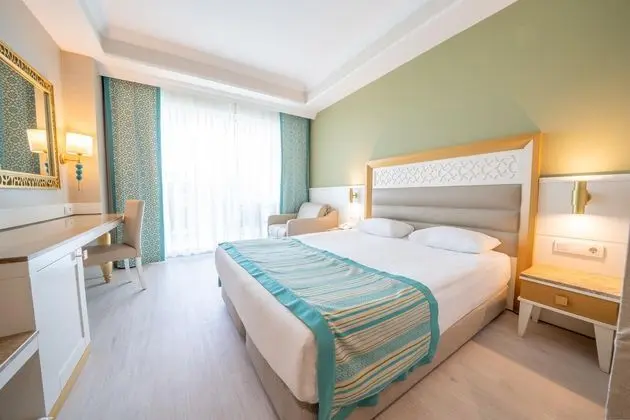 https://images.etstur.com/files/images/hotelImages/TR/50100/l/Karmir-Resort---Spa-Oda-383681.jpg