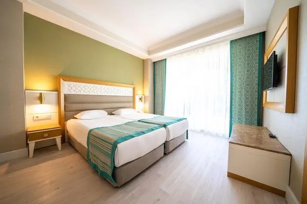 https://images.etstur.com/files/images/hotelImages/TR/50100/l/Karmir-Resort---Spa-Oda-383684.jpg