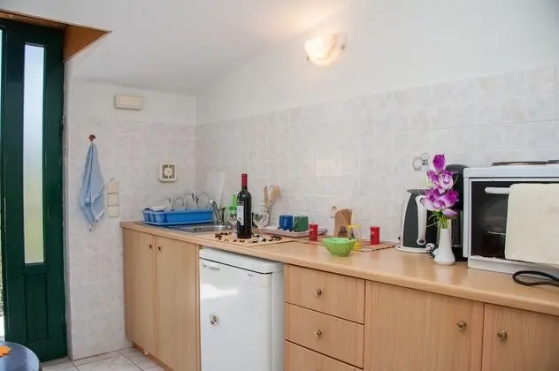 Stüdyo, Bahçe Manzaralı