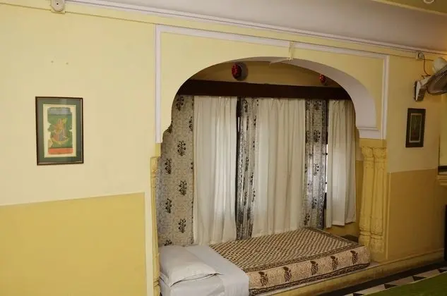 Deluxe Oda, Sigara İçilmez