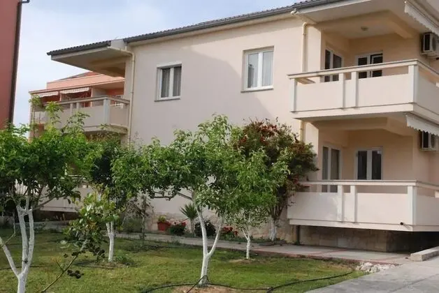 Apart Daire (KarolinaS - parking - A3-White(2))