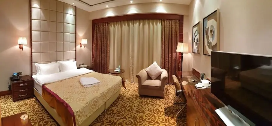 Luxury Oda