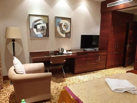 Luxury Oda