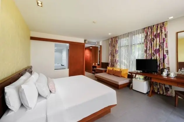 Deluxe Jacuzzi Sea View