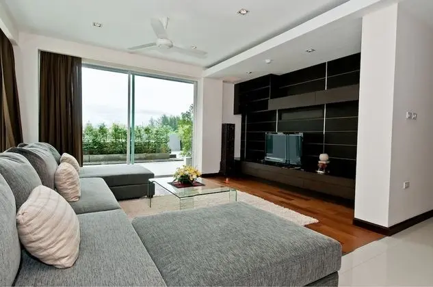 2 Bedrooms Apartment